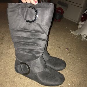 Beautiful suede like boots